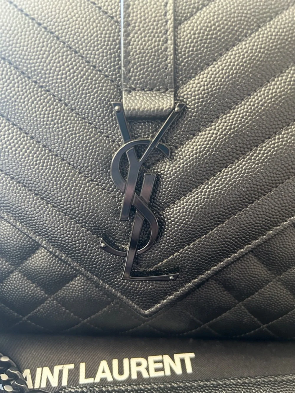 Saint Laurent Medium Envelope Chain Bag - Picture 2 of 11